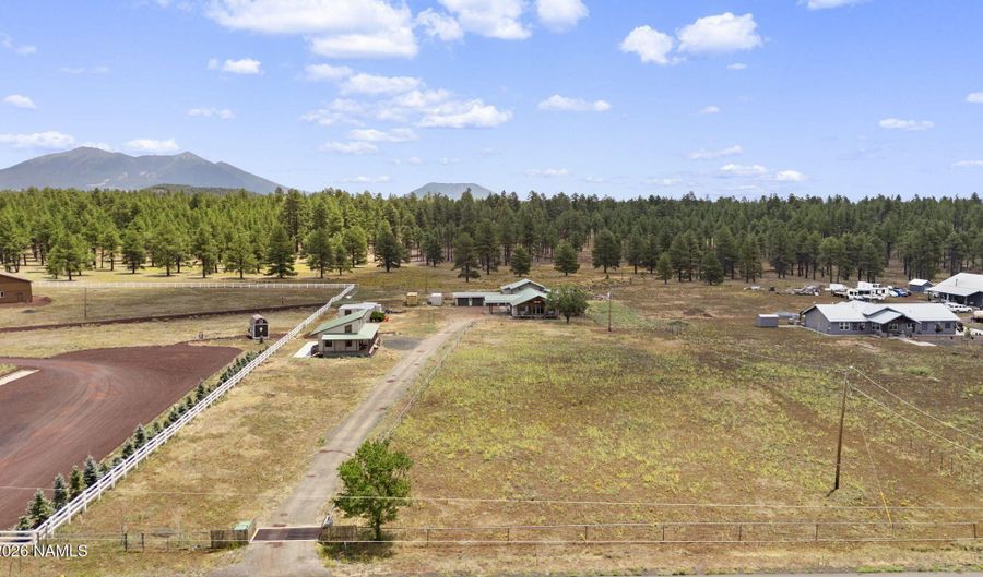 1377 N Transwestern Pump Rd, Bellemont, AZ 86015 - 6 Beds, 4 Bath