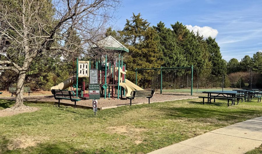 1633 Shepherds Glade Dr, Apex, NC 27523 - 3 Beds, 2 Bath