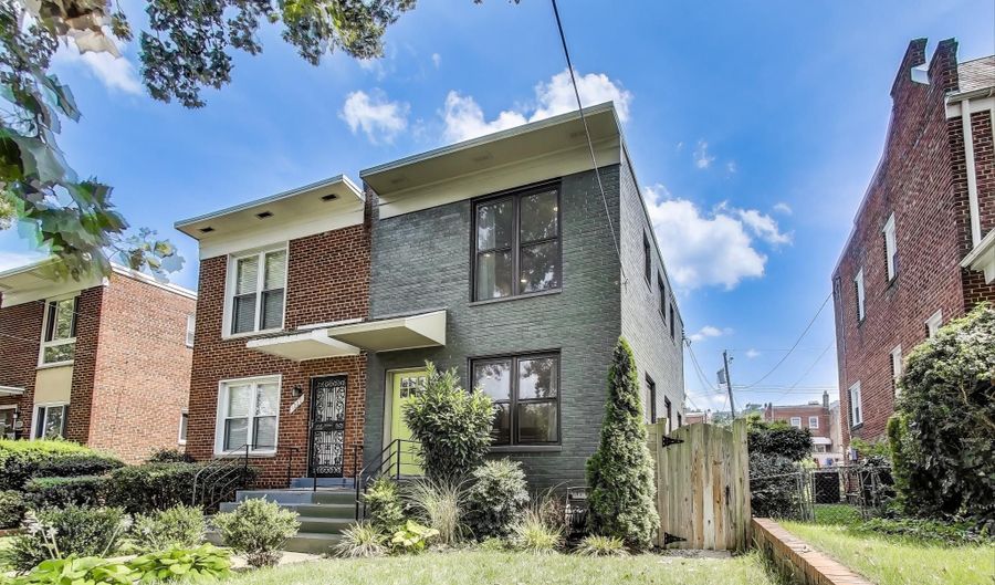 1225 EMERSON St NE, Washington, DC 20017 - 3 Beds, 3 Bath