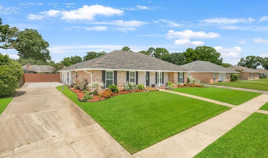 2306 Firewood Dr, Baton Rouge, LA 70816 - 3 Beds, 2 Bath