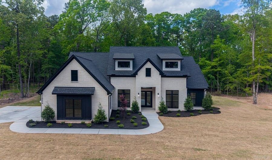 1054 Sungate Dr, Alexander, AR 72002 - 4 Beds, 4 Bath