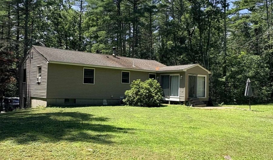 395 North Rd, Candia, NH 03034 - 3 Beds, 1 Bath