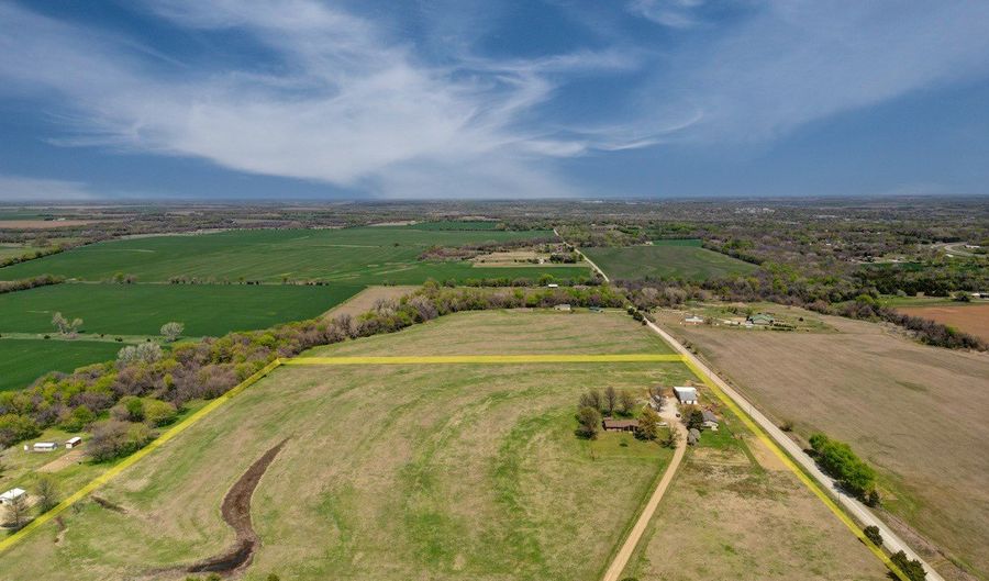5756 322nd Rd, Arkansas City, KS 67005 - 3 Beds, 2 Bath