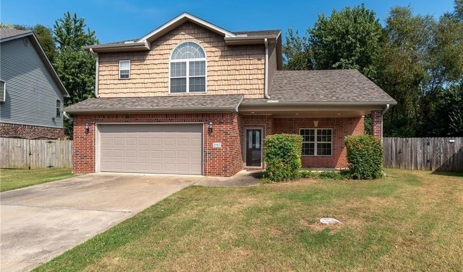 1103 SE Phoenix St, Bentonville, AR 72712 - 3 Beds, 2 Bath