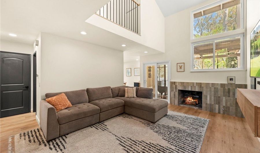 6519 E Camino Vis 4, Anaheim, CA 92807 - 3 Beds, 2 Bath