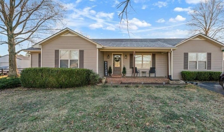 1067 Echo Valley Rd, Auburn, KY 42206 - 4 Beds, 2 Bath