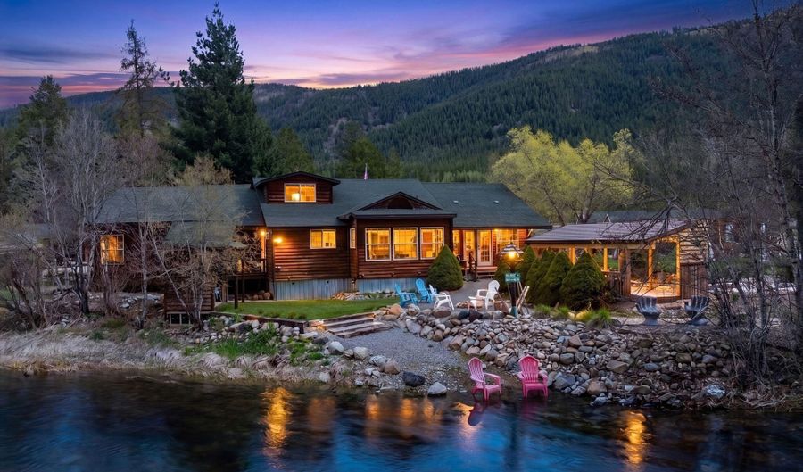 5634 Moyie River Rd, Bonners Ferry, ID 83805 - 3 Beds, 2 Bath
