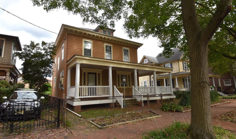 419 LOCUST Ave, Burlington, NJ 08016 - 4 Beds, 1 Bath