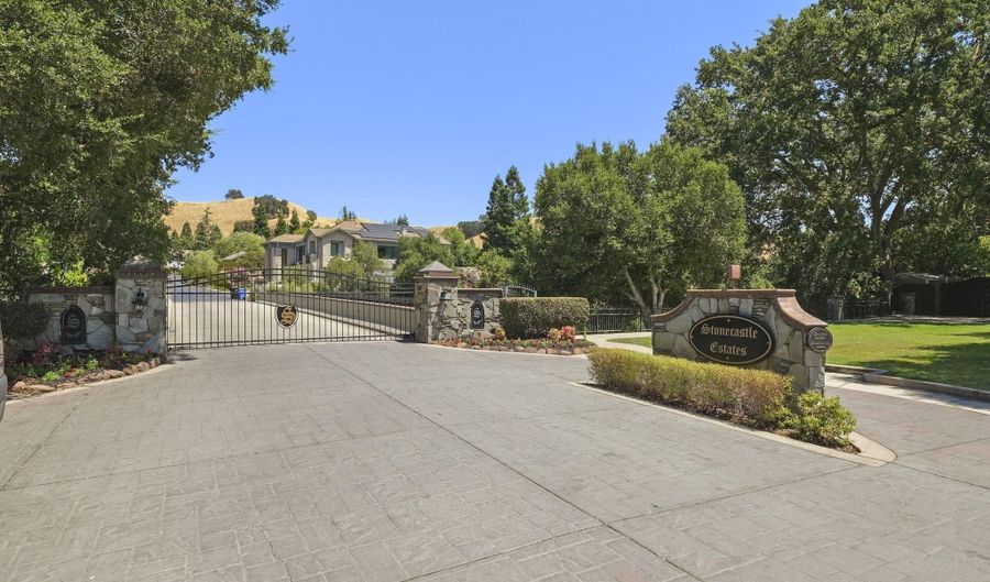 86 Candleston Pl, Alamo, CA 94507 - 5 Beds, 3 Bath