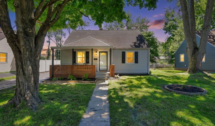 142 N Kellner Rd, Columbus, OH 43209 - 3 Beds, 2 Bath