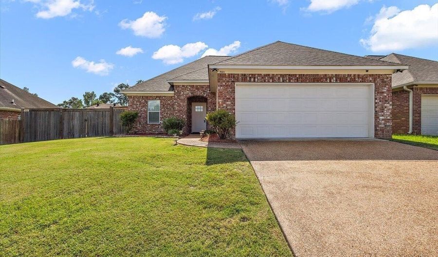 703 Hartwood Cv, Brandon, MS 39042 - 3 Beds, 2 Bath