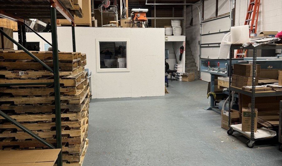 4 Indian Neck Ave, Branford, CT 06405 - 0 Beds, 1 Bath