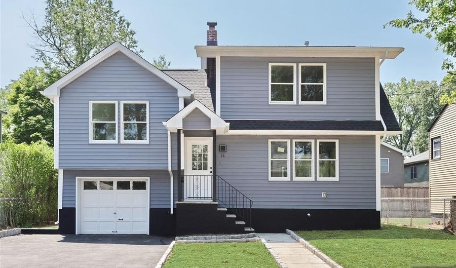 14 Byrne Pl, Bergenfield, NJ 07621 - 4 Beds, 3 Bath