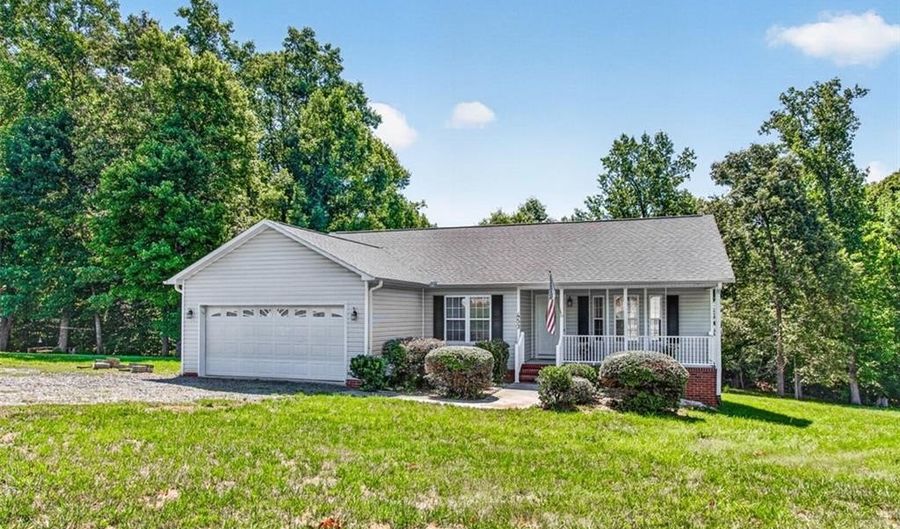 453 Sawyersville Rd, Asheboro, NC 27205 - 3 Beds, 2 Bath