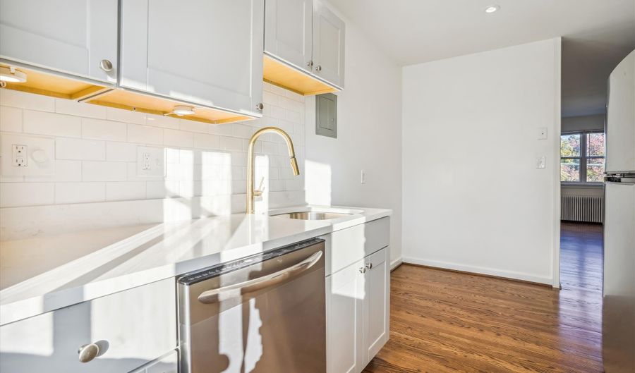 2502 LANGSTON Blvd 3, Arlington, VA 22201 - 1 Beds, 1 Bath