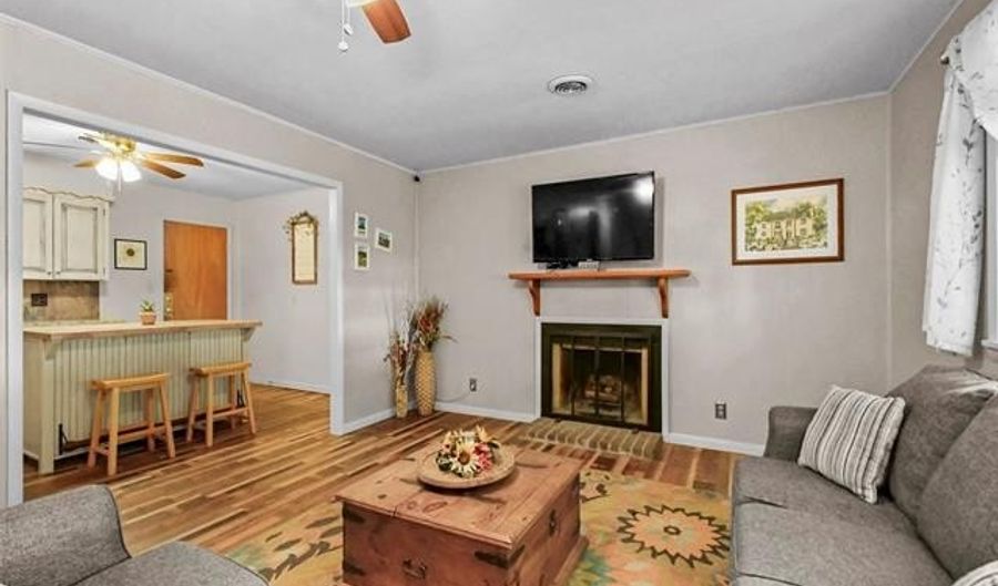 2324 N Plainview, Ardmore, OK 73401 - 3 Beds, 2 Bath