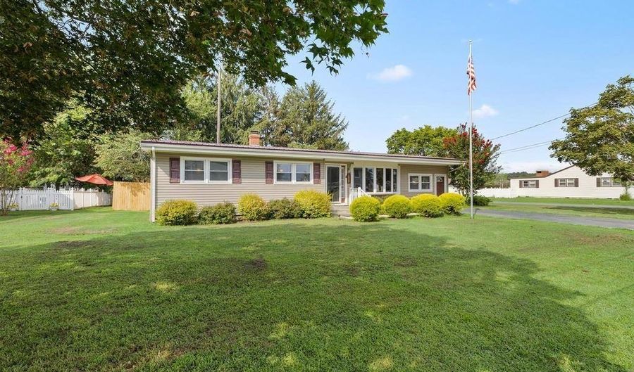311 Carolyn St, Georgetown, DE 19947 - 3 Beds, 2 Bath