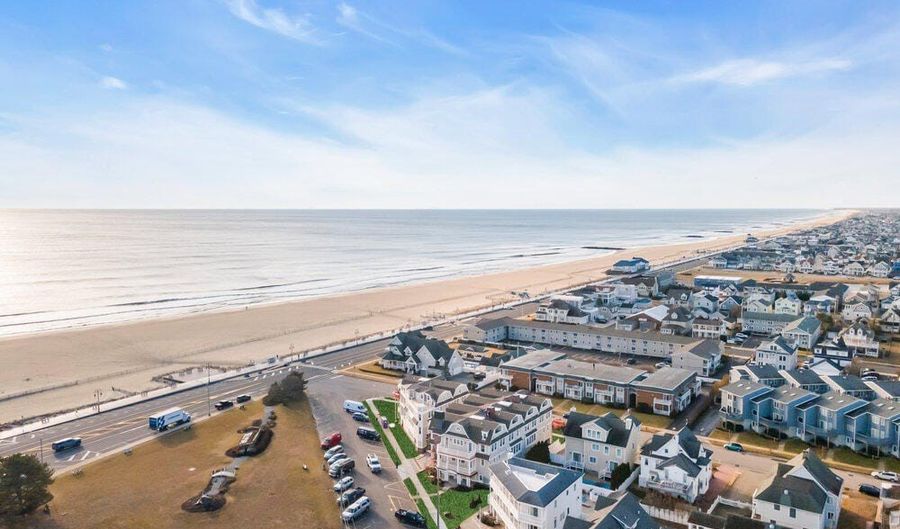 102 2nd Ave 5, Belmar, NJ 07719 - 3 Beds, 3 Bath