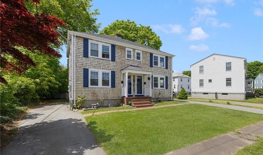 349 Boulevard, Middletown, RI 02842 - 4 Beds, 2 Bath