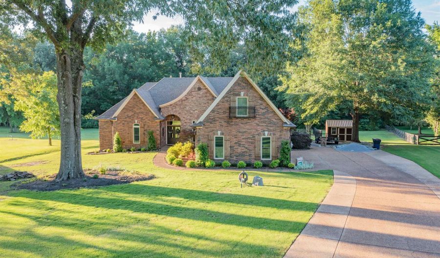 220 WILLOW Bnd, Arlington, TN 38002 - 4 Beds, 4 Bath