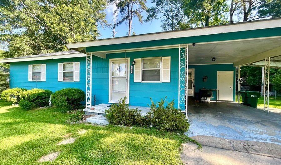 713 Ann St, Brookhaven, MS 39601 - 3 Beds, 2 Bath