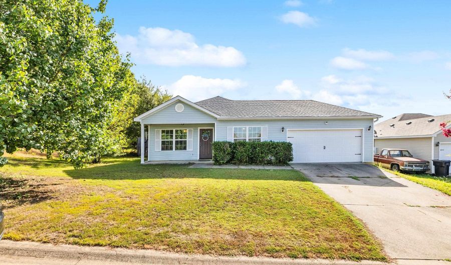 1202 Meadows Dr, Benton, AR 72019 - 3 Beds, 2 Bath