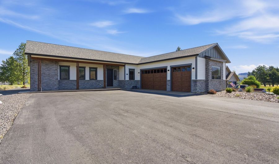 575 Stoneridge Rd, Blanchard, ID 83804 - 3 Beds, 2 Bath