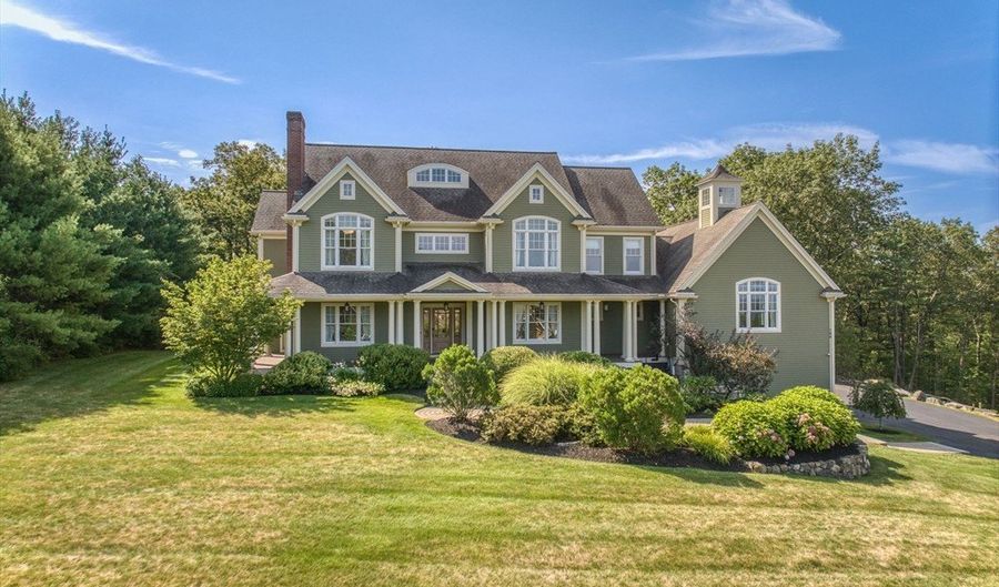 108 Oak Trl, Bolton, MA 01740 - 5 Beds, 4 Bath