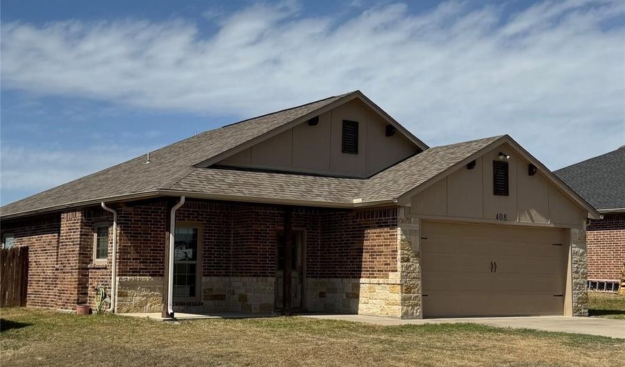 408 Poplar St, Hico, TX 76457 - 3 Beds, 2 Bath