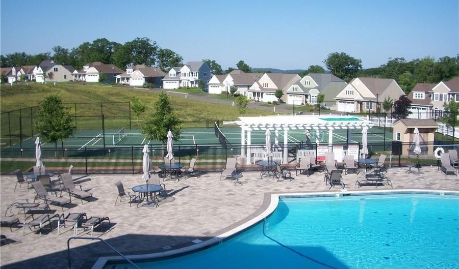 81 Fieldstone Ln 81, Beacon Falls, CT 06403 - 2 Beds, 2 Bath