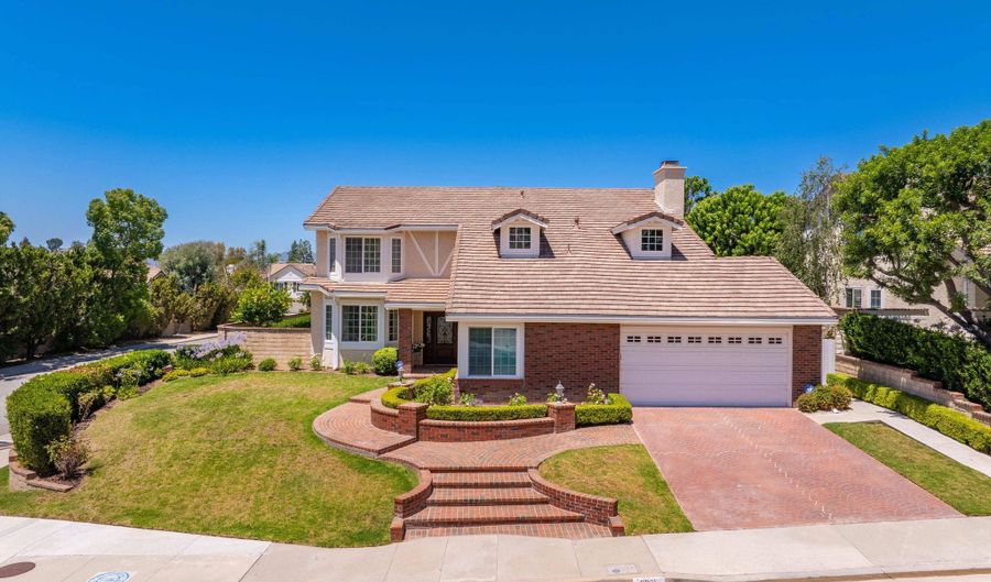 5801 Middle Crest Dr, Agoura Hills, CA 91301 - 4 Beds, 3 Bath
