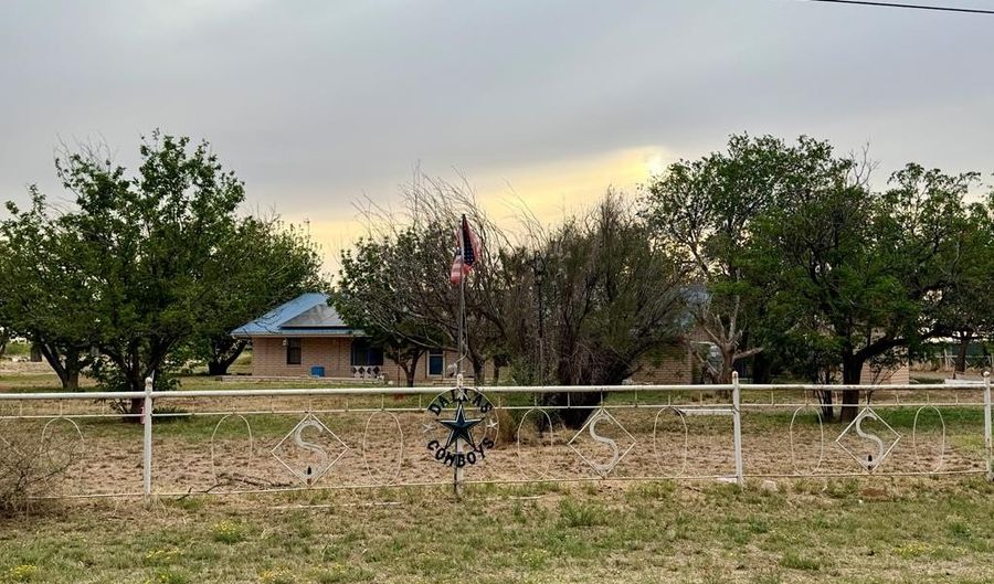 400 SE County Rd 2751, Andrews, TX 79714 - 3 Beds, 2 Bath