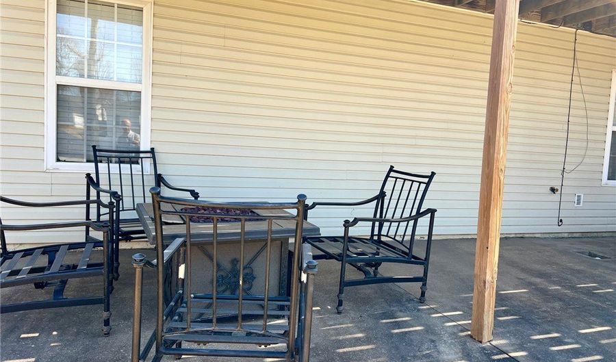 36 Valley View Cir, Bentonville, AR 72712 - 4 Beds, 3 Bath