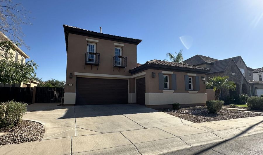 2251 E AZALEA Dr, Chandler, AZ 85286 - 4 Beds, 3 Bath