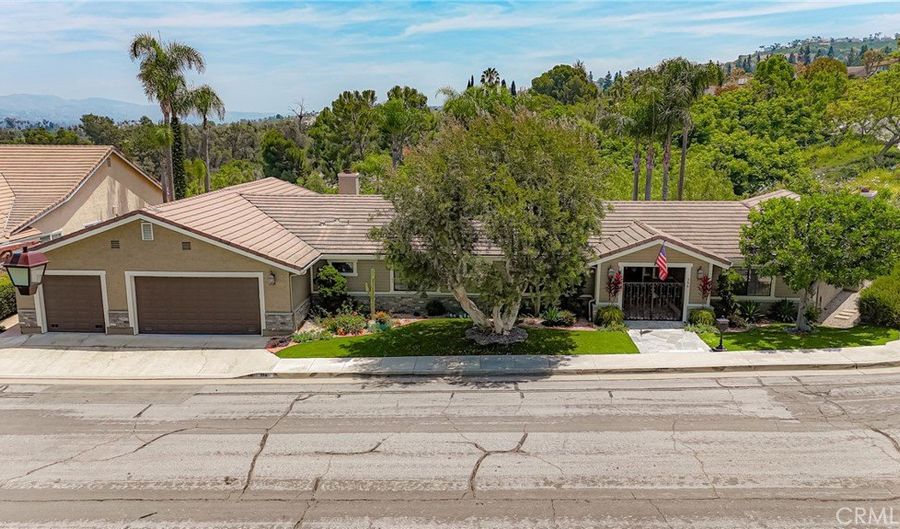 396 S Sleepy Mdw, Anaheim, CA 92807 - 4 Beds, 4 Bath