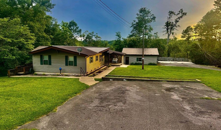 308 Dale Hollow Mnr, Albany, KY 42602 - 3 Beds, 2 Bath