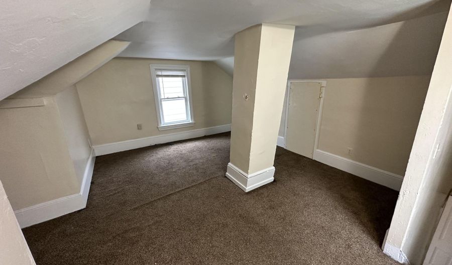 305 2nd Ave, Altoona, PA 16602 - 3 Beds, 1 Bath