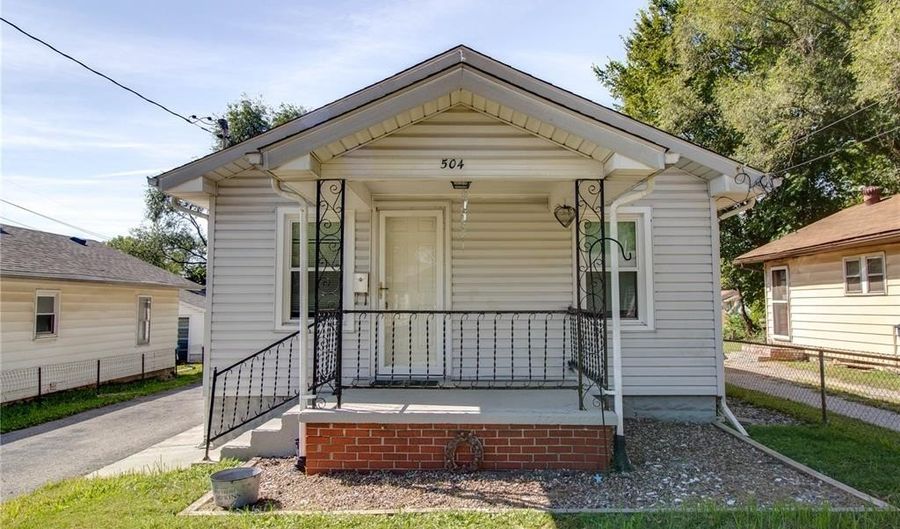 504 Goodfellow Ave, Alton, IL 62002 - 2 Beds, 1 Bath