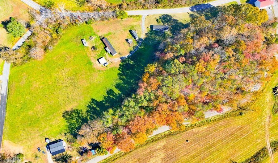 7588 Hayters Gap Rd, Saltville, VA 24370 - 3 Beds, 2 Bath