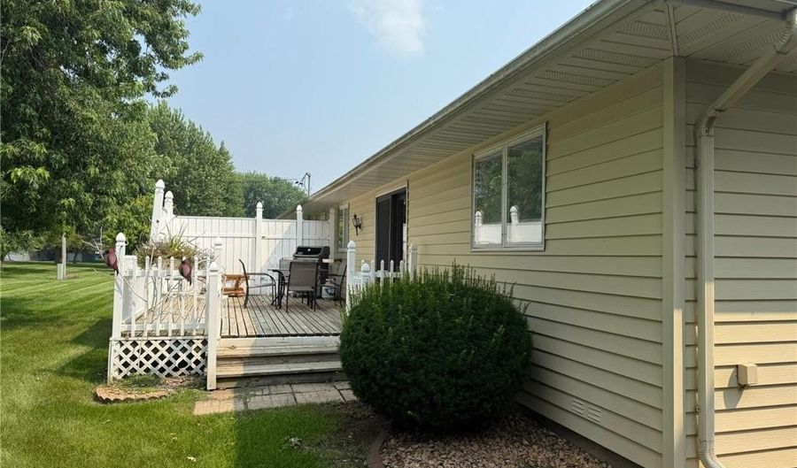 1432 Regency Ln, Albert Lea, MN 56007 - 2 Beds, 2 Bath