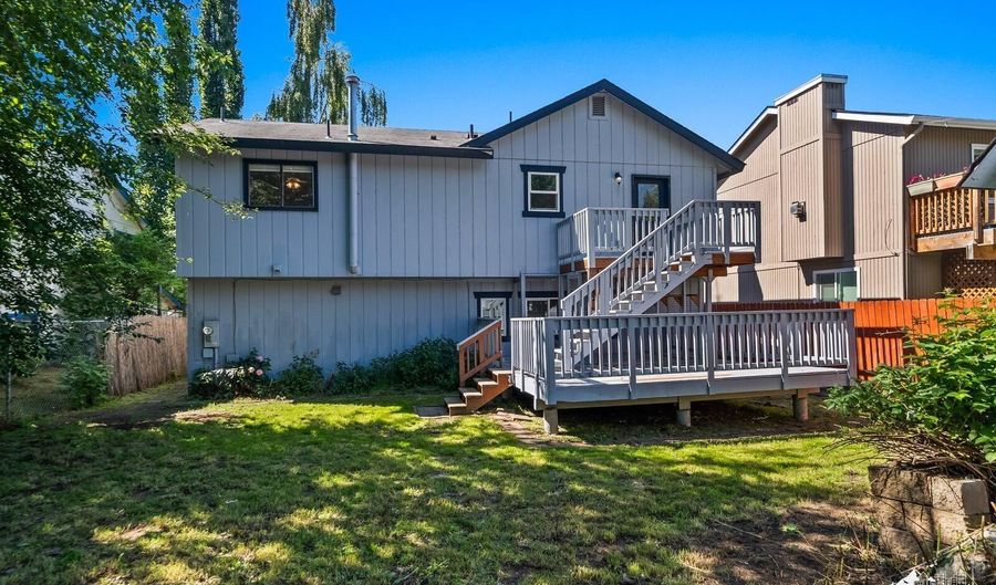 7151 Miranda Dr, Anchorage, AK 99507 - 3 Beds, 2 Bath