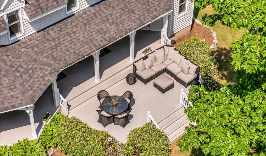 27 Highview Ter, Belfast, ME 04915 - 3 Beds, 2 Bath