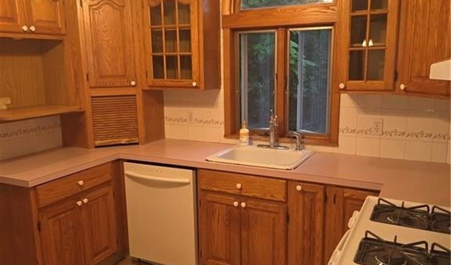 54 Ridge Rd, Warwick, RI 02889 - 1 Beds, 1 Bath