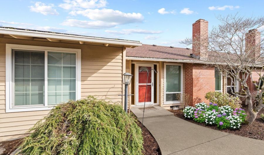 5016 SW Normandy Pl, Beaverton, OR 97005 - 2 Beds, 2 Bath