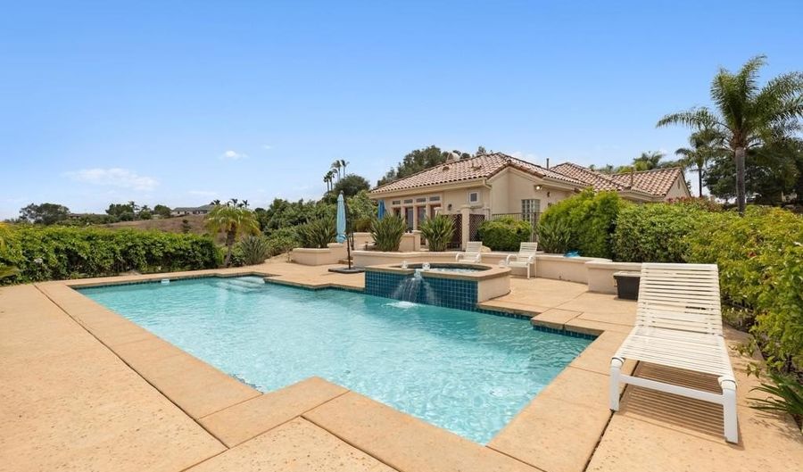 2281 Corner Creek Ln, Fallbrook, CA 92028 - 4 Beds, 3 Bath