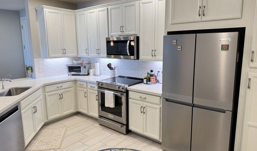 2511 W QUEEN CREEK Rd 207, Chandler, AZ 85248 - 2 Beds, 2 Bath
