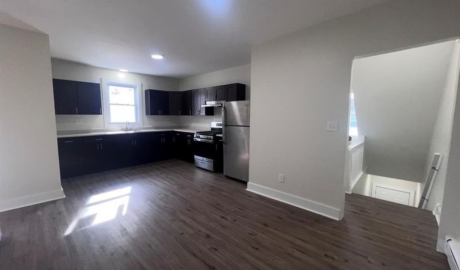 44 Laurel Ct, Bridgeport, CT 06605 - 3 Beds, 1 Bath