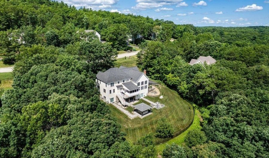 55 Cedar Crest Ln, Auburn, NH 03032 - 4 Beds, 4 Bath