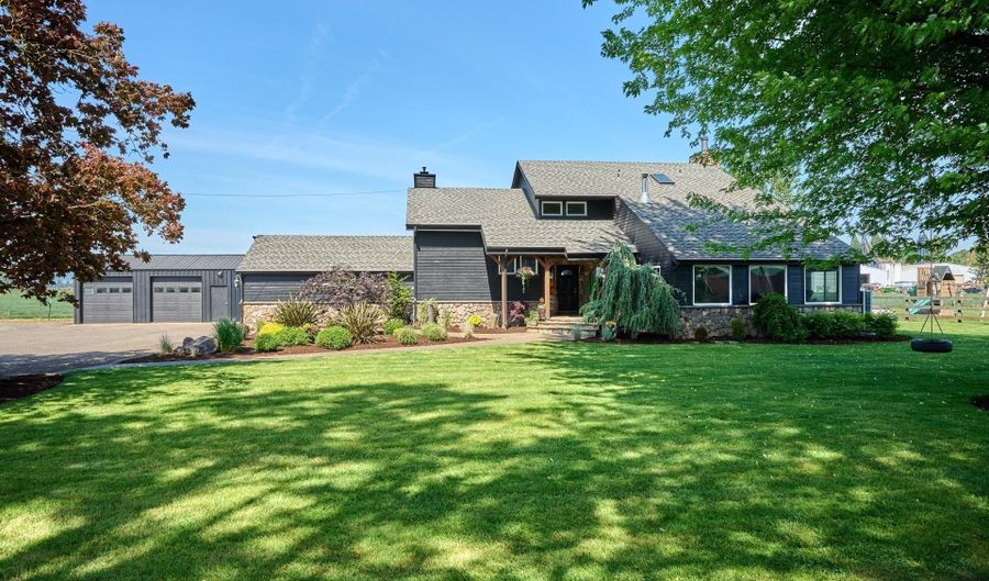 9293 BROADACRES Rd NE, Aurora, OR 97002 - 3 Beds, 3 Bath
