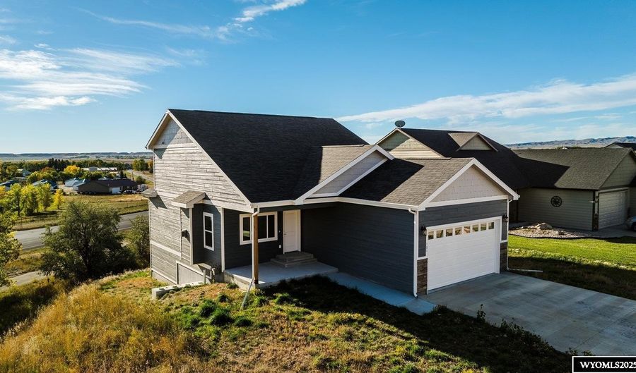 101 Watkins St, Buffalo, WY 82834 - 3 Beds, 3 Bath